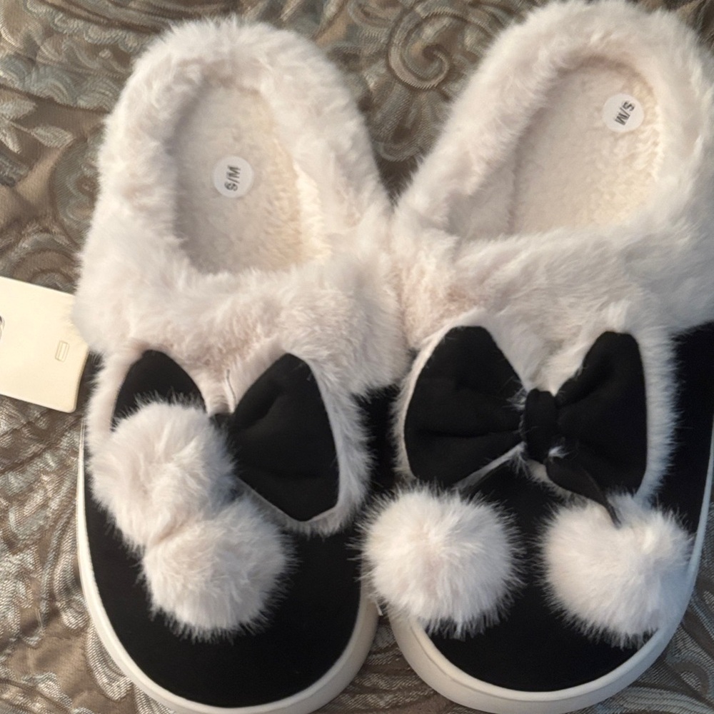 Cozy Black and White Furry Slippers by Comfyluxe Suze S/M